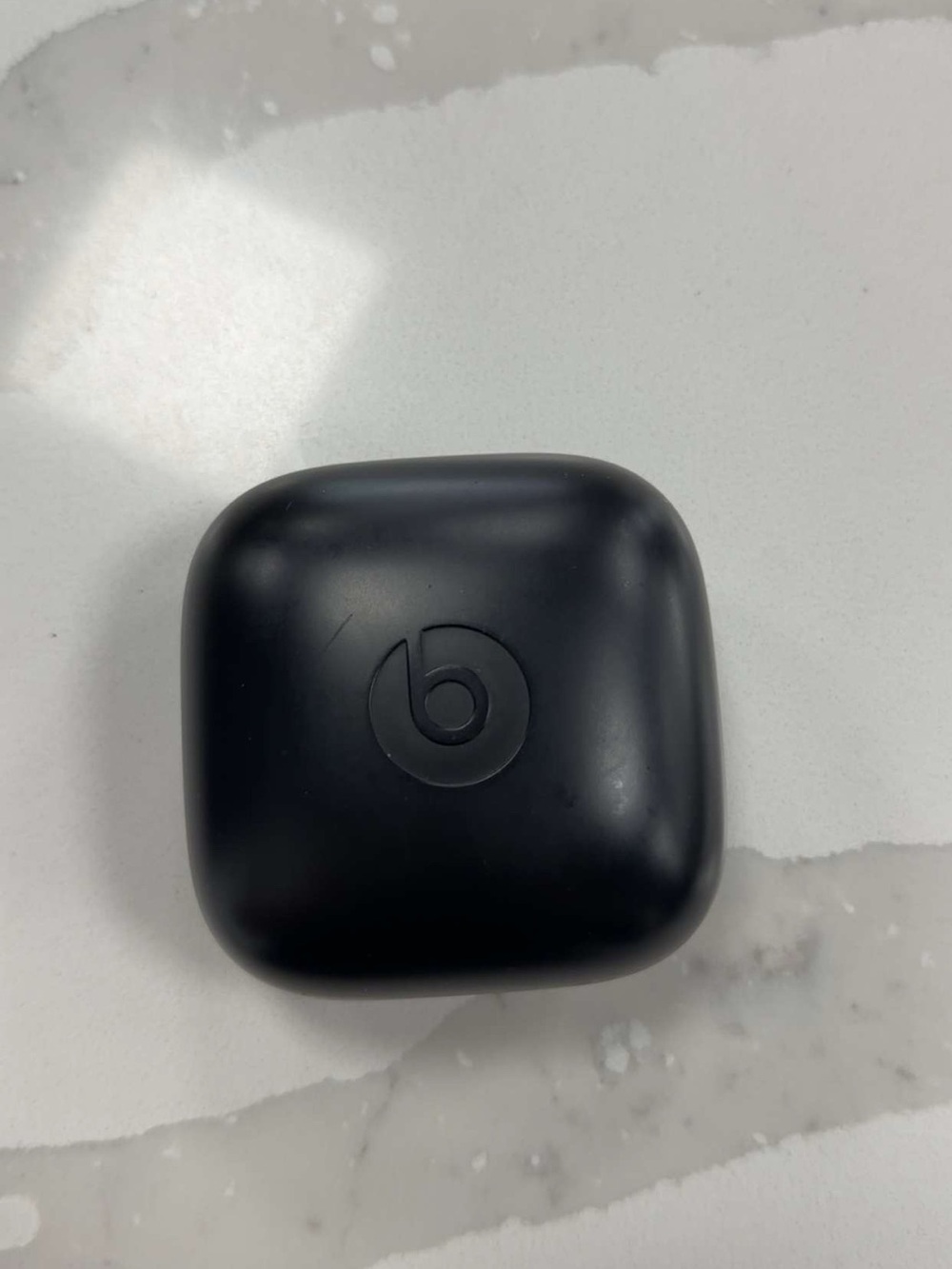 Beats by Dre Black Wireless Earbud Charging Case